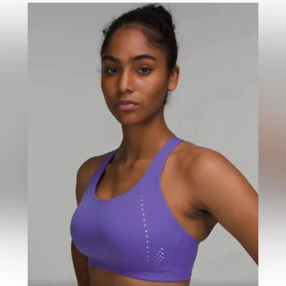 Lululemon "2022" AirSupport Bra
*High Support, 36 C
Lavender, Running Aerobics